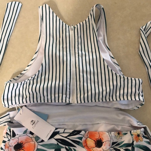 Swimsuit - Picture 5 of 8